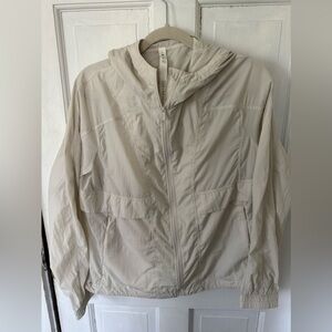 Lululemon Windbreaker size 8 never worn special edition.